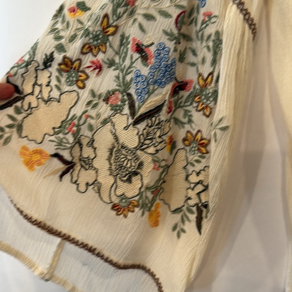 RAGA Floral Embroidered Cream Blouse - Picture 3 of 4